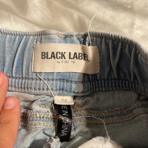 Shorts - Picture 2 of 3